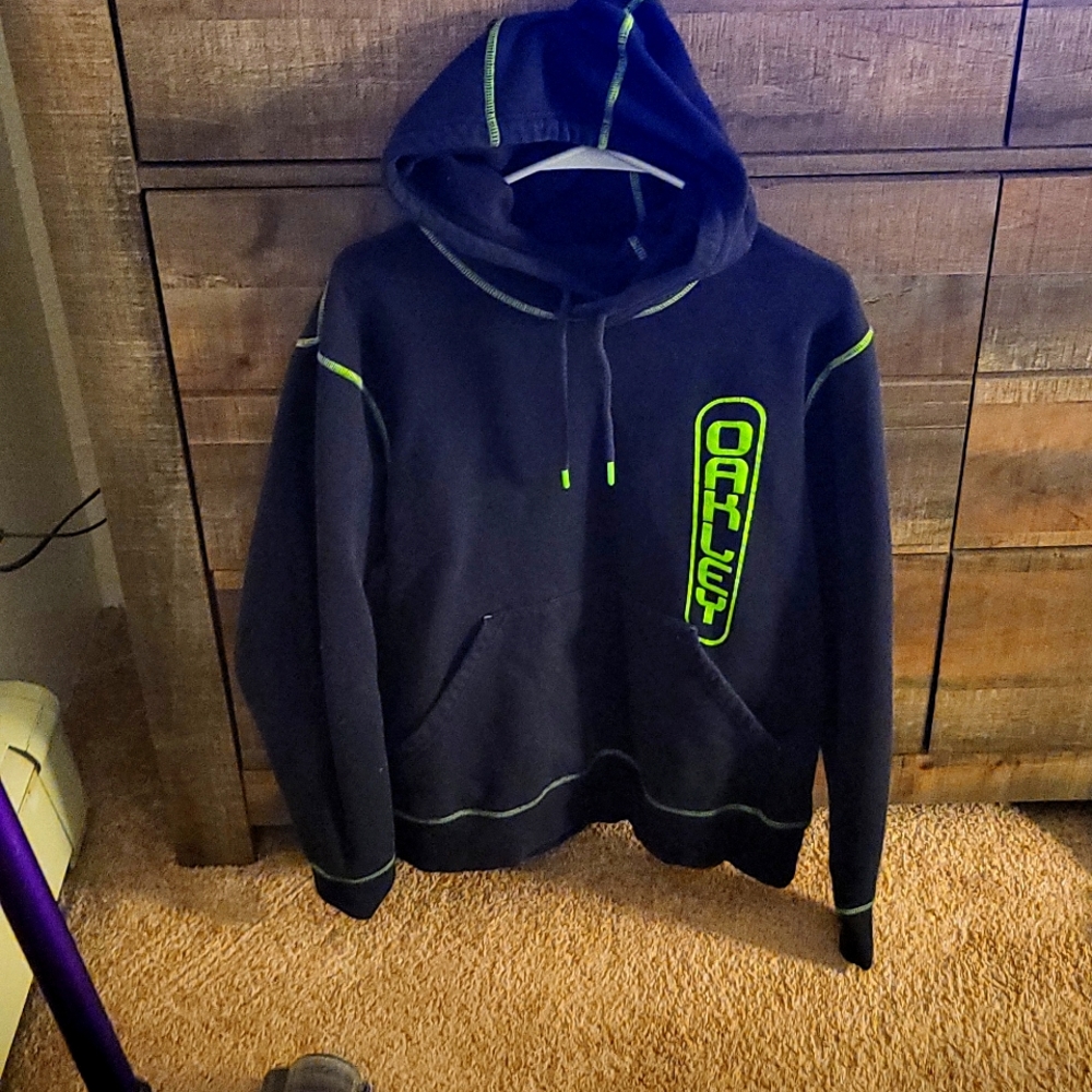 Oakley sweatshirt